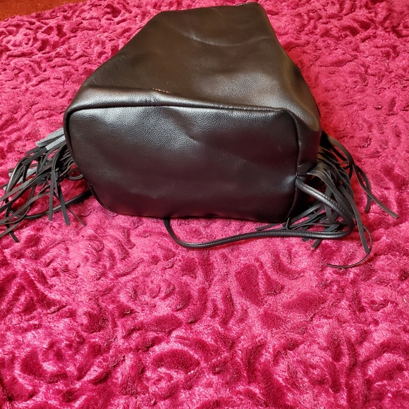 VICTORIA'S SECRET BLACK FRINGE BACKPACK STYLE BAG! - Picture 12 of 13